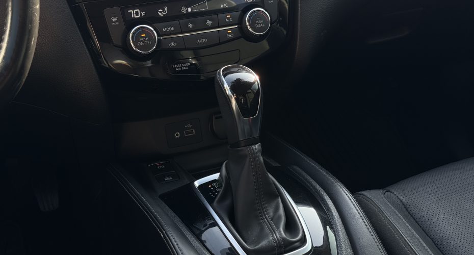 Nissan Rogue SL 2018 продається за 17 900$