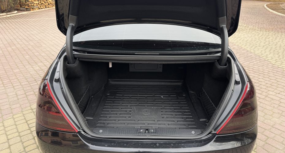 Mercedes-Benz S-Class 2011 продається за 18 500$