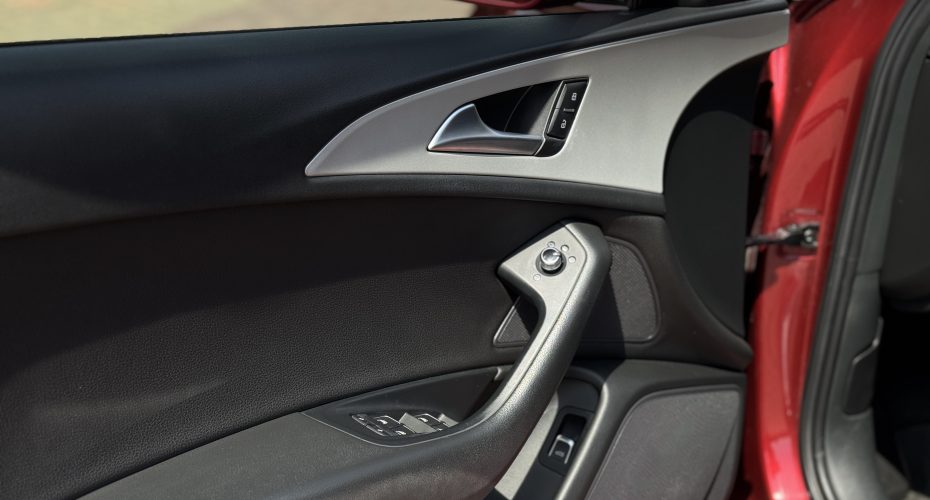 Audi A6 2017p продається за 18 900$