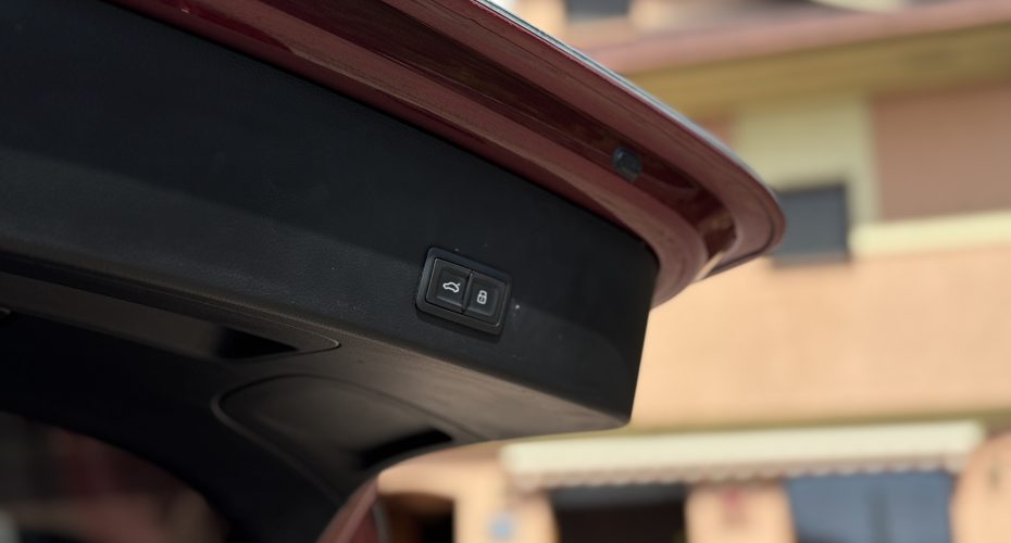 Audi A6 2017p продається за 18 900$