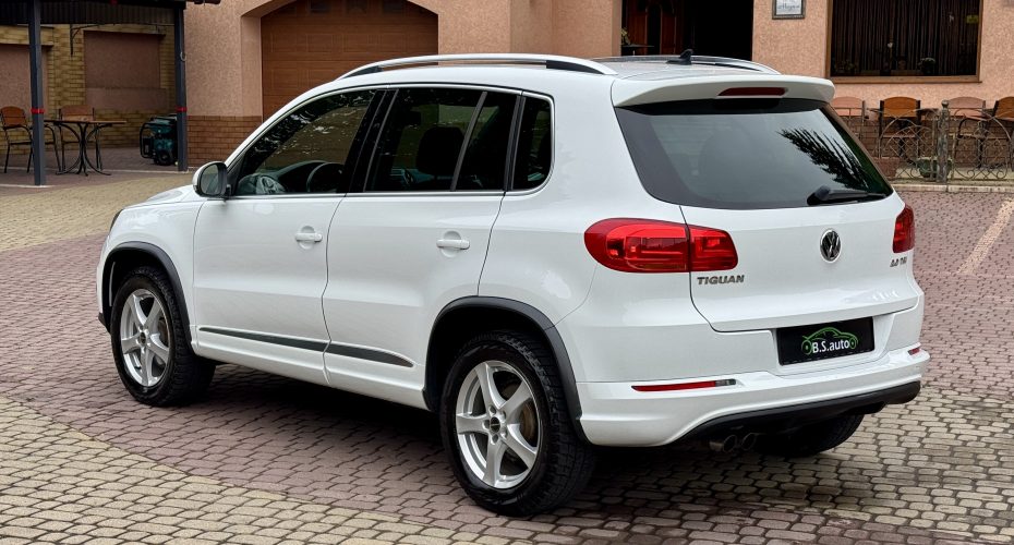 Volkswagen Tiguan R-line продається за 14 600$