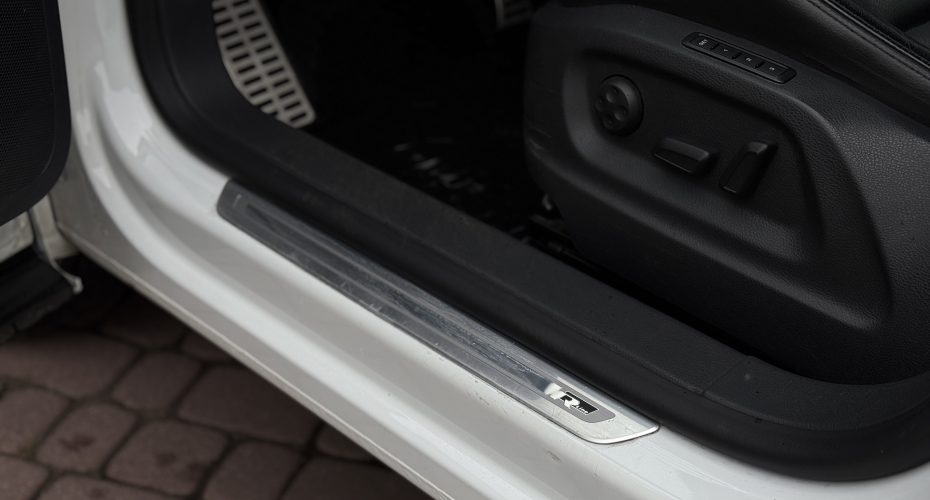 Volkswagen Tiguan R-line продається за 14 600$