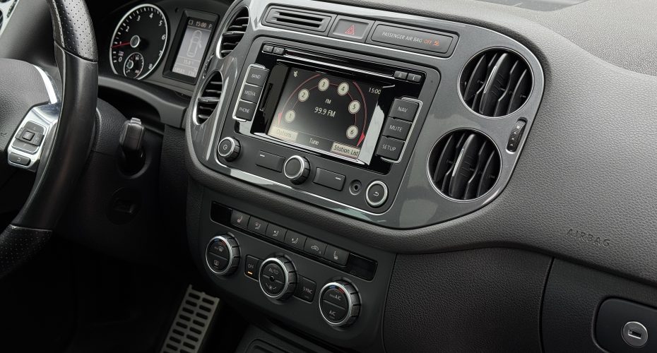 Volkswagen Tiguan R-line продається за 14 600$