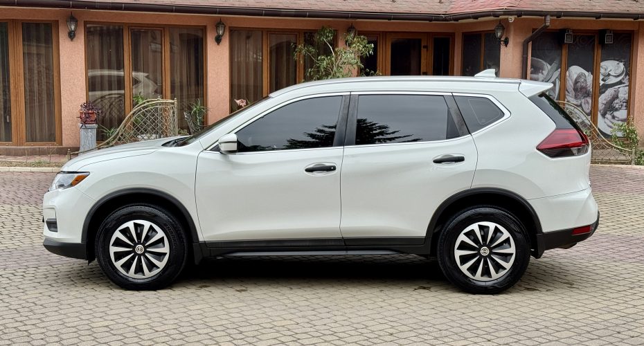 Nissan Rogue S 2018 продається за 13 900$