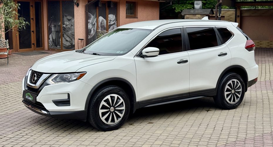 Nissan Rogue S 2018 продається за 13 900$