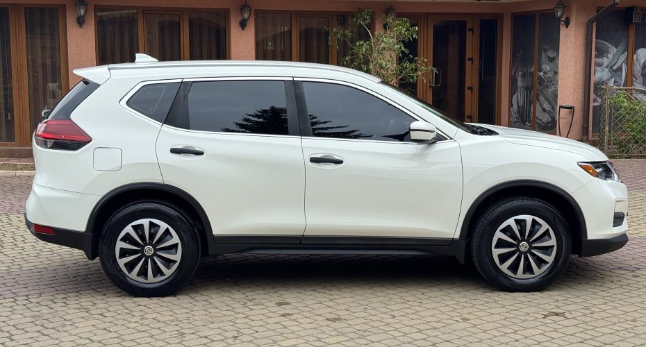 Nissan Rogue S 2018 продається за 13 900$