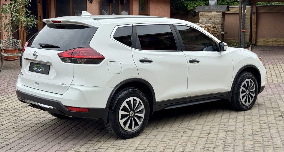 Nissan Rogue S 2018 продається за 13 900$