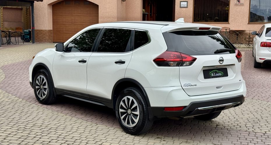 Nissan Rogue S 2018 продається за 13 900$
