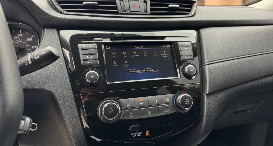 Nissan Rogue S 2018 продається за 13 900$