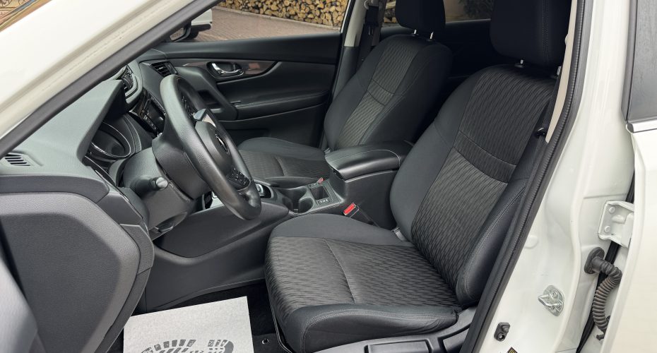 Nissan Rogue S 2018 продається за 13 900$