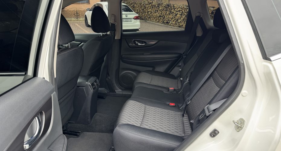 Nissan Rogue S 2018 продається за 13 900$