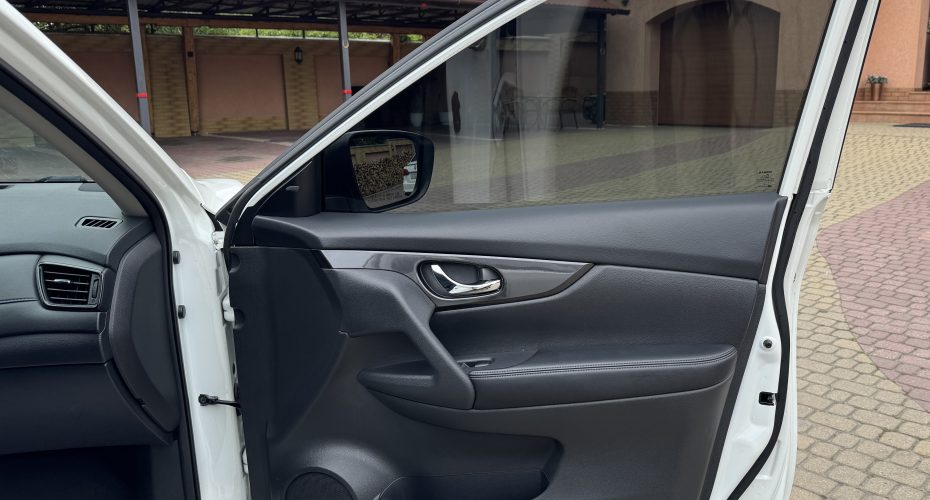 Nissan Rogue S 2018 продається за 13 900$