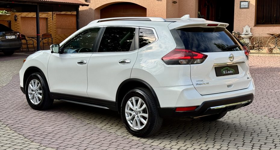 Nissan Rogue SV 2018 продається за 16 200$