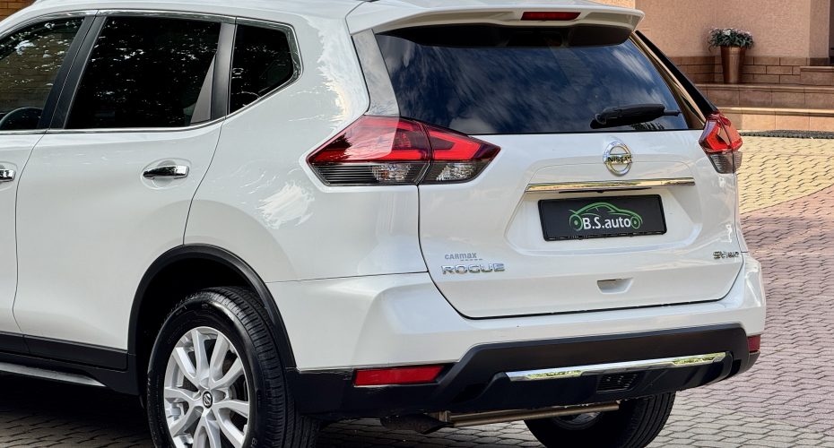 Nissan Rogue SV 2018 продається за 16 200$