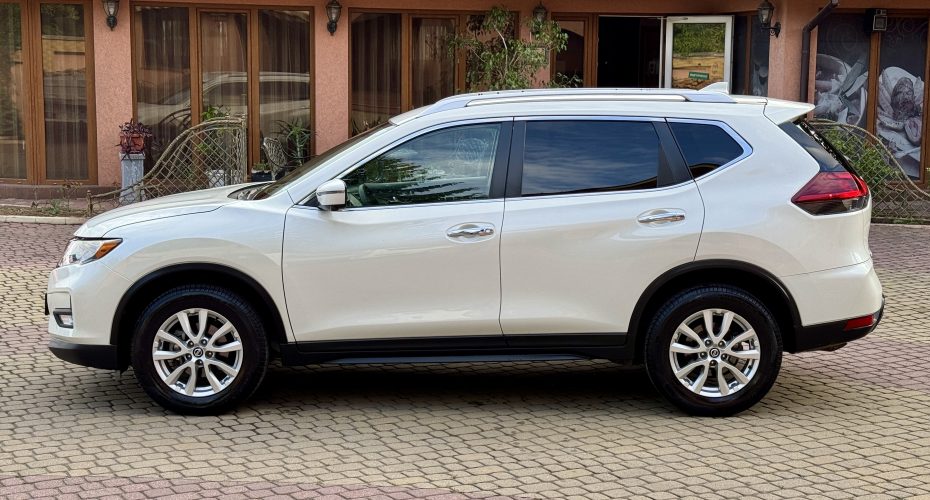 Nissan Rogue SV 2018 продається за 16 200$