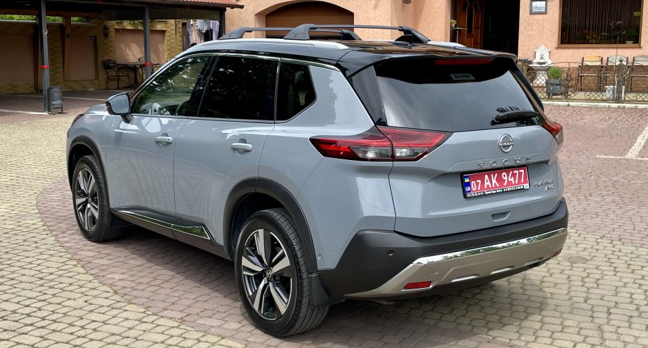 Nisssan Rogue T33 Platinum AWD продається за Продано