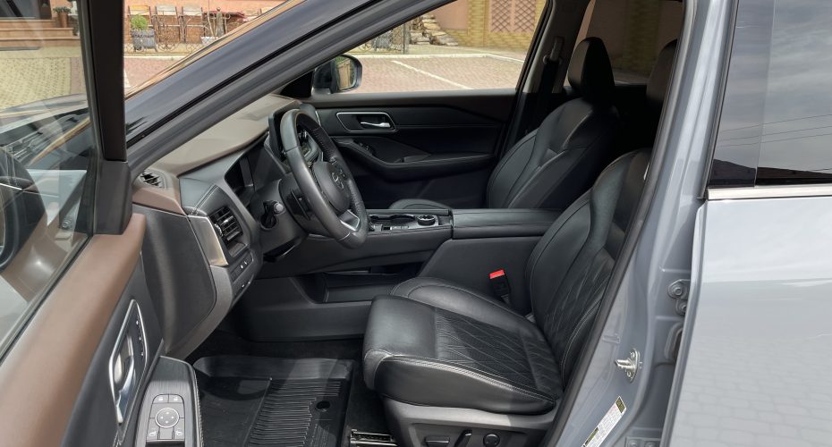 Nisssan Rogue T33 Platinum AWD продається за Продано
