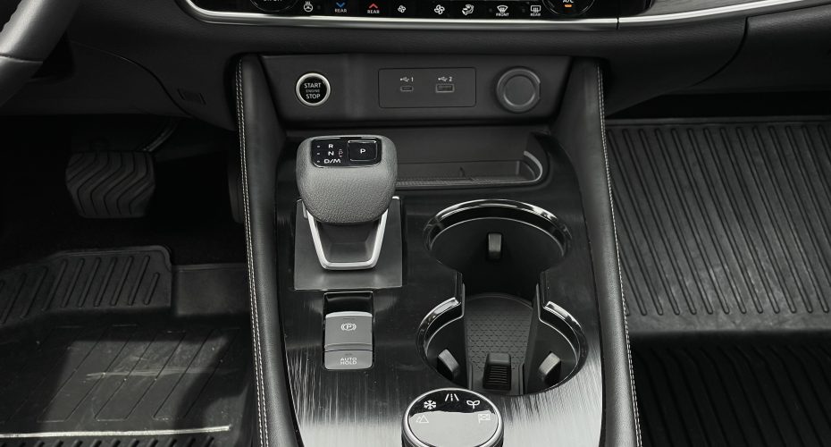 Nisssan Rogue T33 Platinum AWD продається за Продано