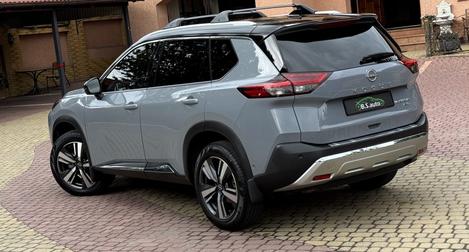 Nissan Rogue Platinum 2023р продається за Продано