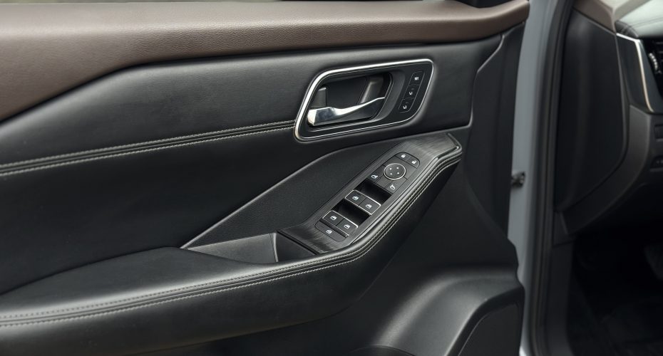 Nissan Rogue Platinum 2023р продається за Продано