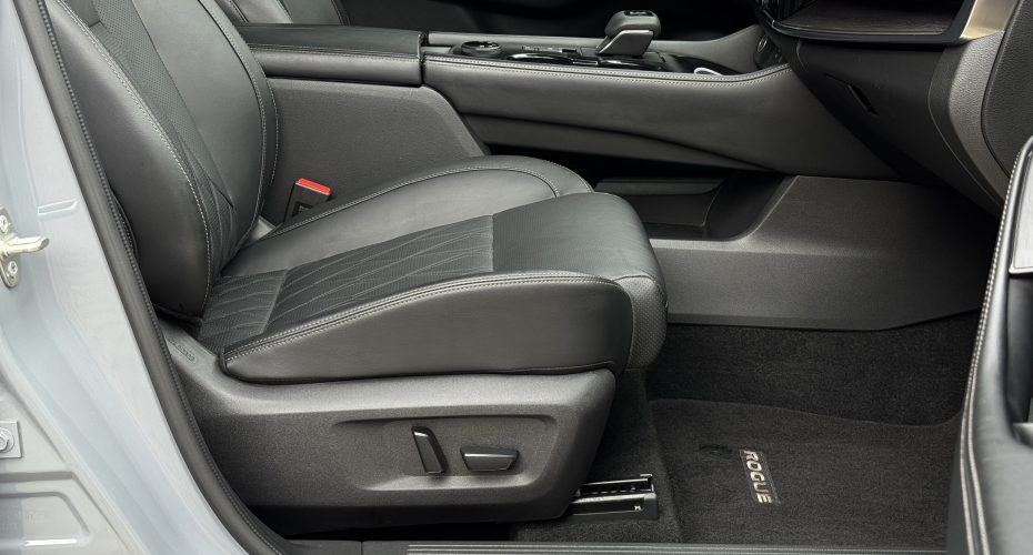 Nissan Rogue Platinum 2023р продається за Продано