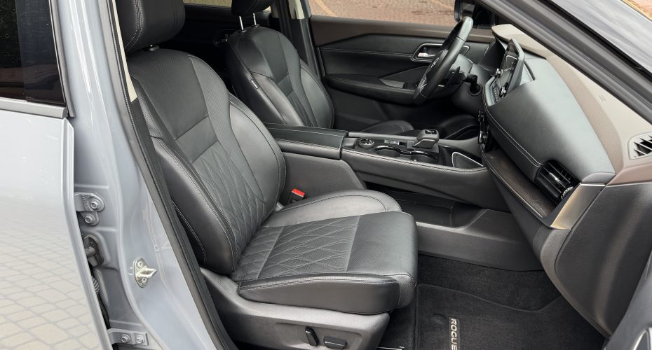 Nissan Rogue Platinum 2023р продається за Продано