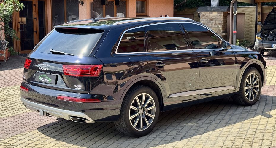 Audi Q7 2016p продається за 28 000$