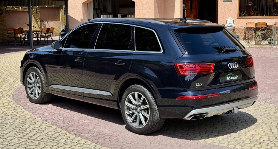 Audi Q7 2016p продається за 28 000$
