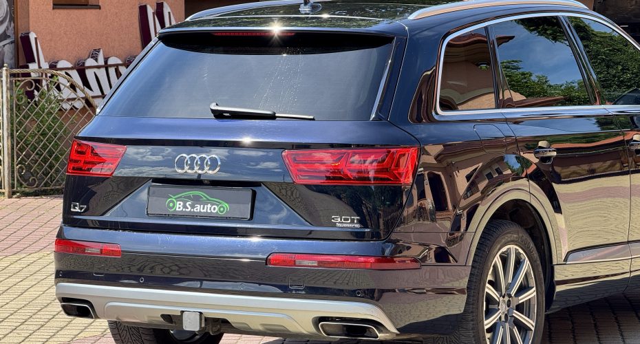 Audi Q7 2016p продається за 28 000$