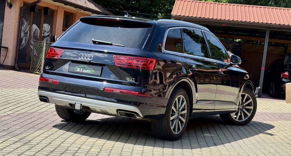 Audi Q7 2016p продається за 28 000$