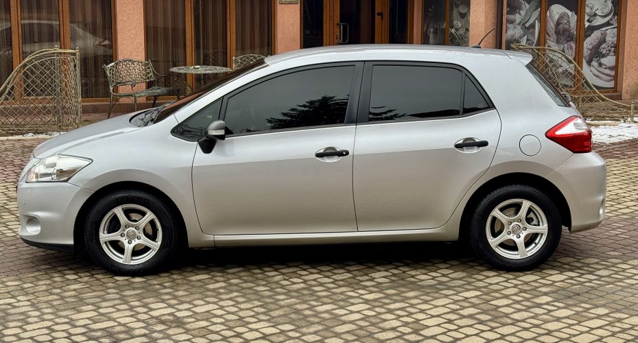 Toyota Auris 2011р продається за 6 900$