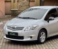 Toyota Auris 2011р фото