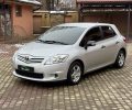 Toyota Auris 2011р фото