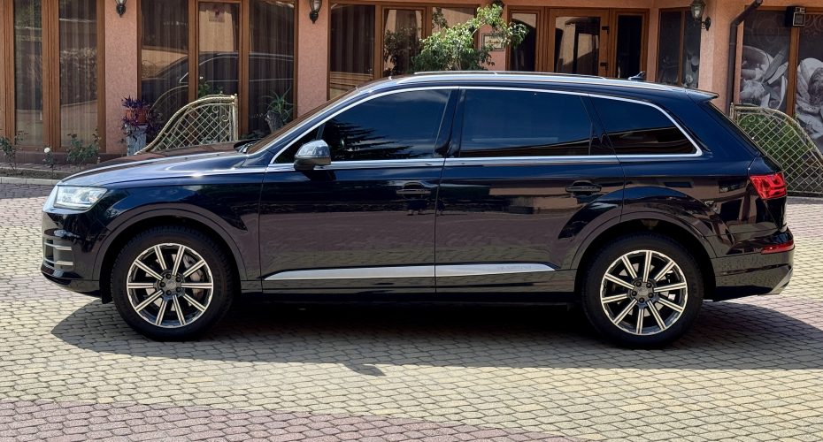 Audi Q7 2016p продається за 28 000$