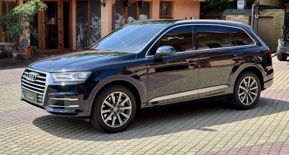 Audi Q7 2016p продається за 28 000$