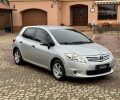 Toyota Auris 2011р фото