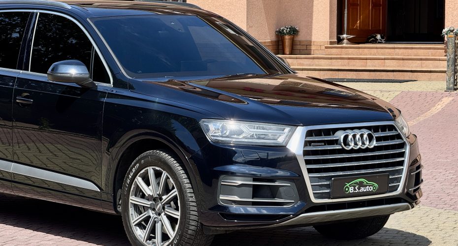 Audi Q7 2016p продається за 28 000$