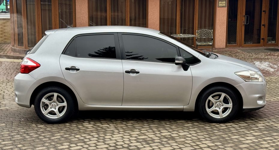 Toyota Auris 2011р продається за 6 900$