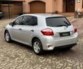 Toyota Auris 2011р фото