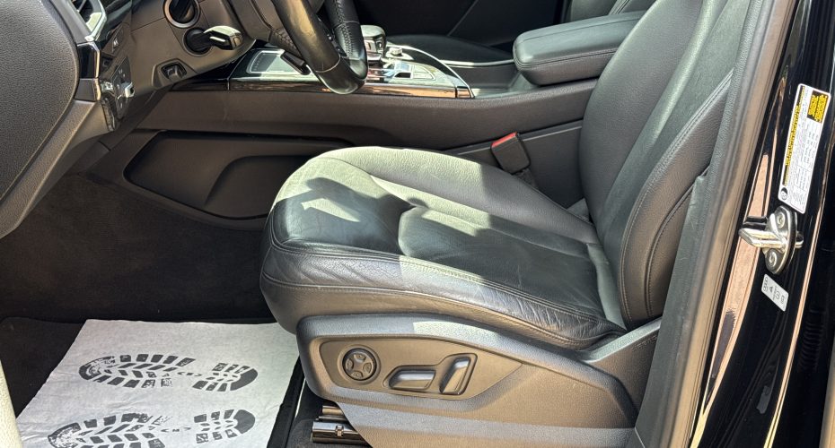 Audi Q7 2016p продається за 28 000$