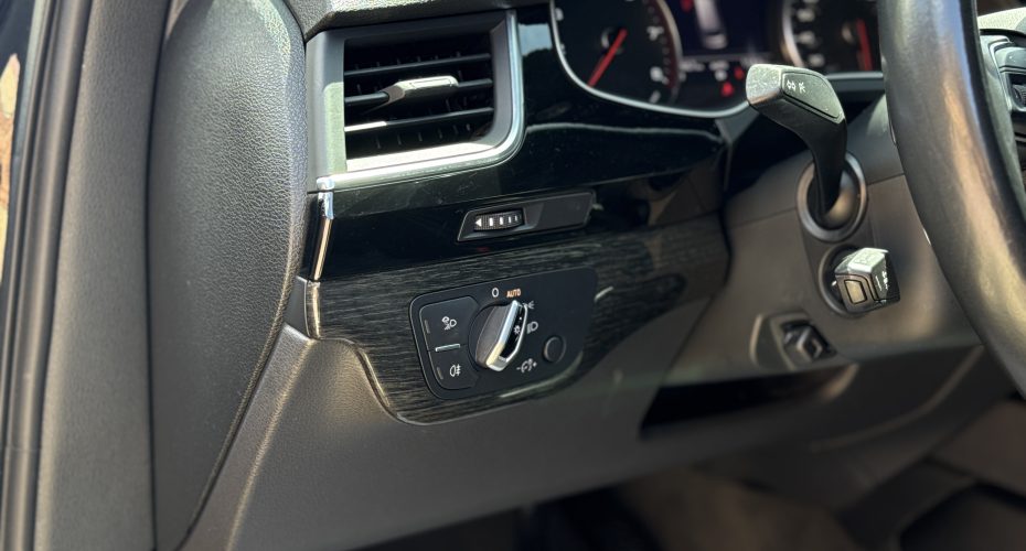 Audi Q7 2016p продається за 28 000$