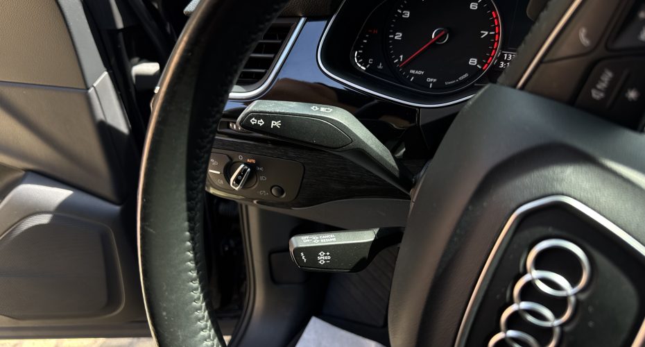 Audi Q7 2016p продається за 28 000$