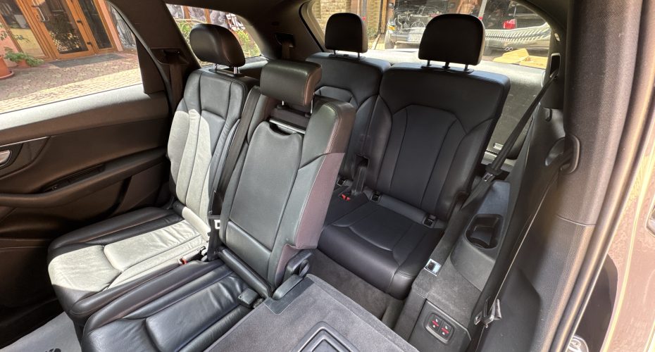 Audi Q7 2016p продається за 28 000$