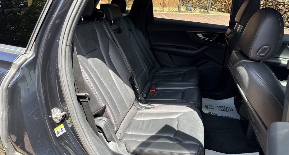 Audi Q7 2016p продається за 28 000$