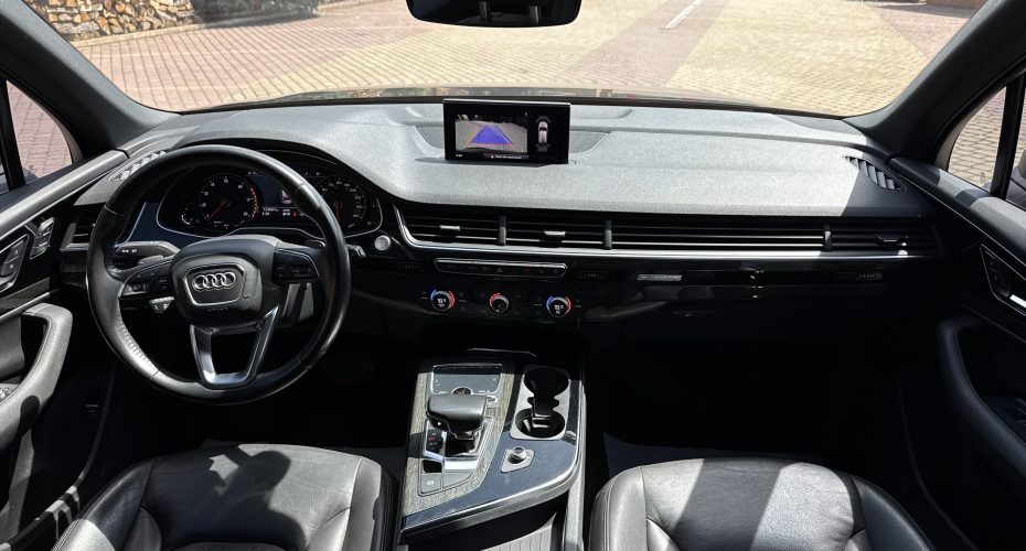 Audi Q7 2016p продається за 28 000$