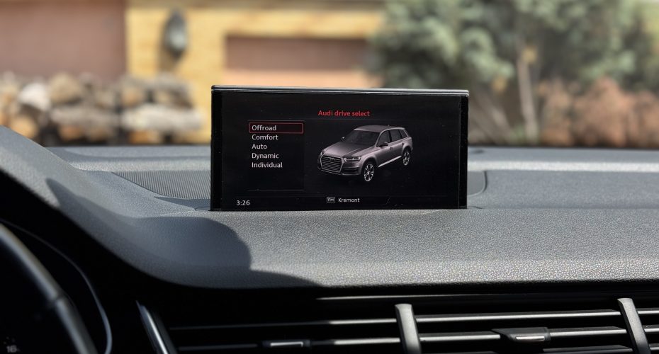 Audi Q7 2016p продається за 28 000$