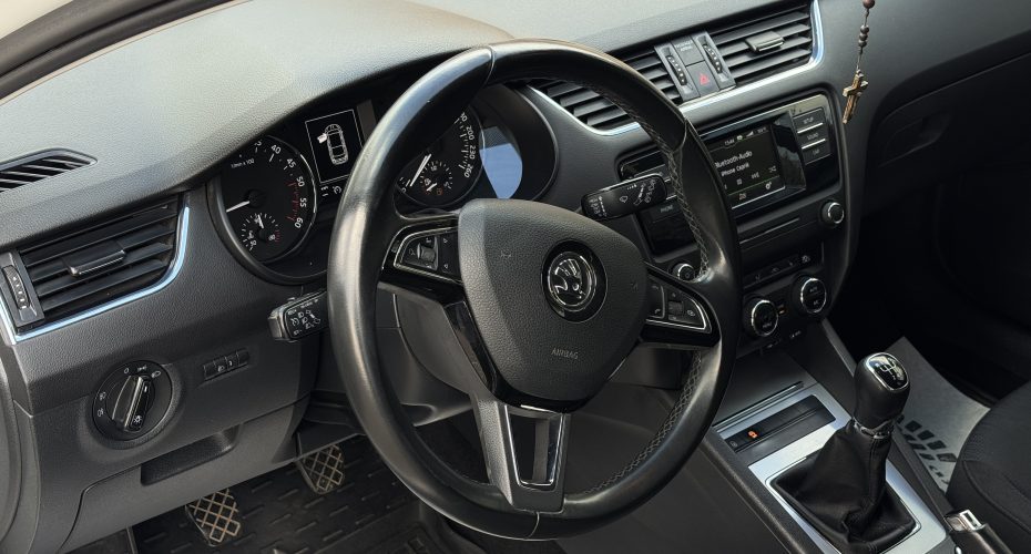Skoda Octavia 2015p продається за 11 000$ 