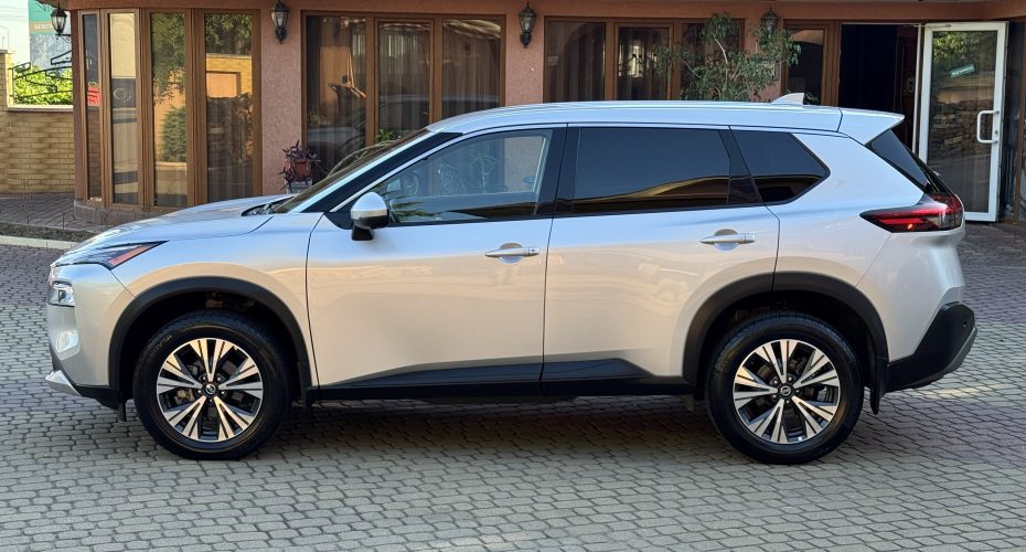 Nissan Rogue SV 2021 продається за Продано