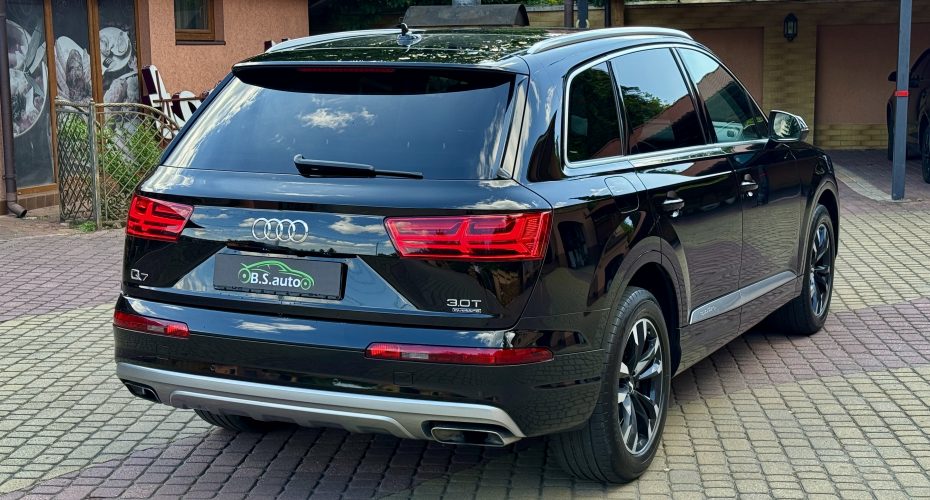 Audi Q7 2016р продається за 25 900 $