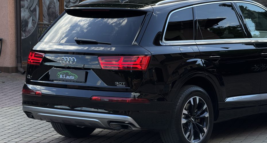 Audi Q7 2016р продається за 25 900 $